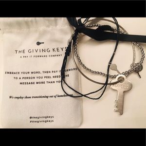 The Giving Keys Bracelets Love, Believe & Fearless